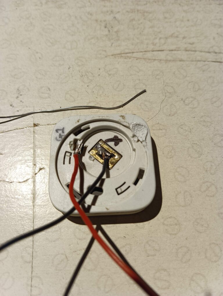 It should look something like this, but perhaps with neater soldering!